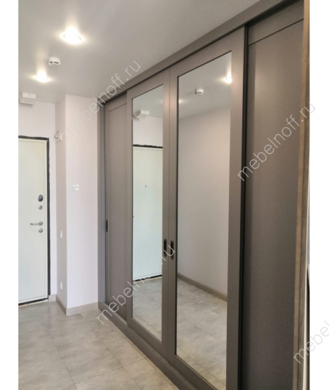 Шкаф встроенный классический зеркальный