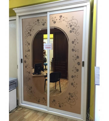 Шкаф классический Белая эмаль, розовое зеркало с рисунком